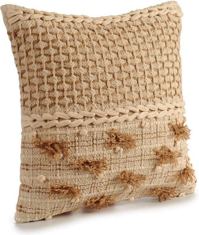Decoratief beige gebreid kussen met motieven en katoenen kwastjes in beige en bruin. Afmetingen 45x15x45 cm