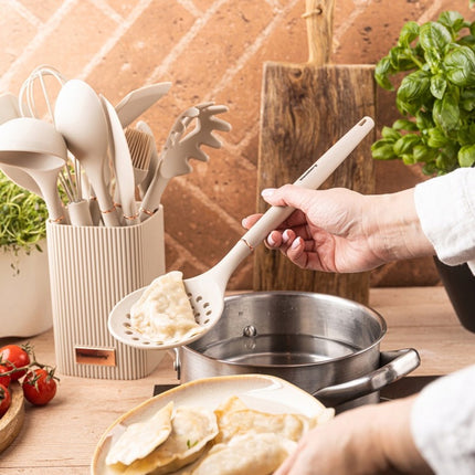 Klausberg Keukengerei Set 12-delig met Standaard – Siliconen Keukengerei – Hittebestendig 220°C – Beige