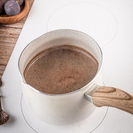 KingHoff KH-1982 Turkse Koffiepot Cezve 1.8 Liter - Voor Inductie, Gas en Elektrisch - Marmer Look Anti-Aanbaklaag - Houten Handvat