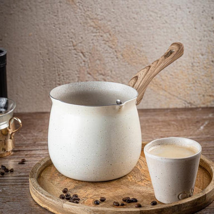 KingHoff KH-1982 Turkse Koffiepot Cezve 1.8 Liter - Voor Inductie, Gas en Elektrisch - Marmer Look Anti-Aanbaklaag - Houten Handvat