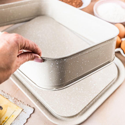 KINGHoff KH1978 Grote Rechthoekige Bakvorm 39x27x7,5 cm - XL Vorm voor Cheesecake, Ovenschotels en Taarten - Antiaanbaklaag - Ovenbestendig tot 220°C - Ovenvorm - Bakvorm - Cakevorm XL -