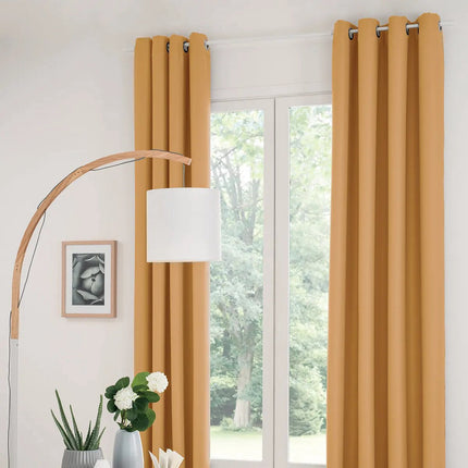 Atmosphera verduisterende gordijnen - set 2x stuks - B135 x L240 cm - okergeel - geplooid - met ringen - kant en klaar