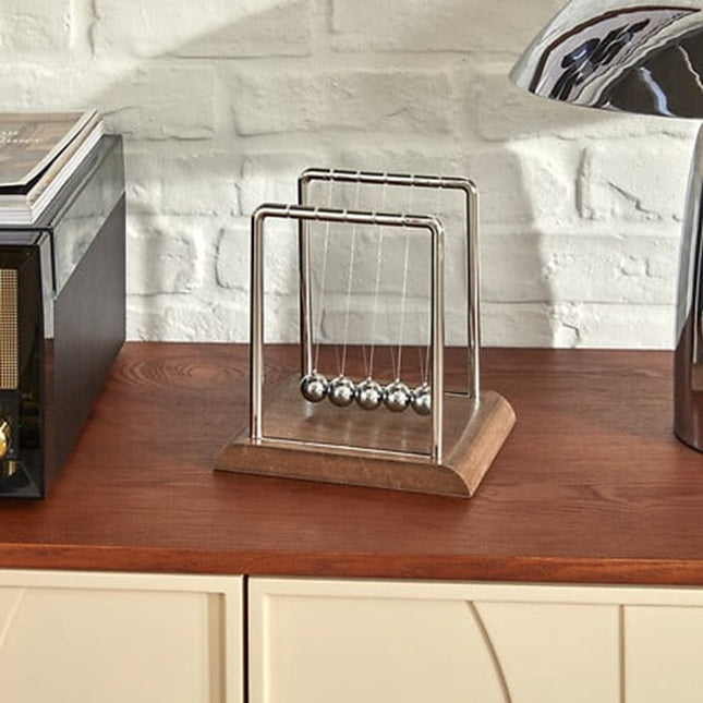 Atmosphera Newton pendel cradle - met 5 ballen - 17 x 15 x 18 cm - Slinger/balanceerballen voor op kantoor/bureau
