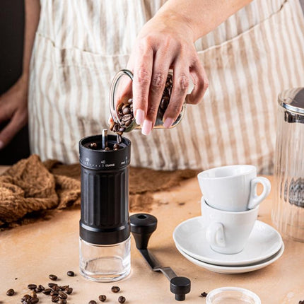 KINGHoff Handmatige Koffiemolen – Keramische Maalschijven – Traploze Maalgraad – Compact & Draagbaar – KH-2002