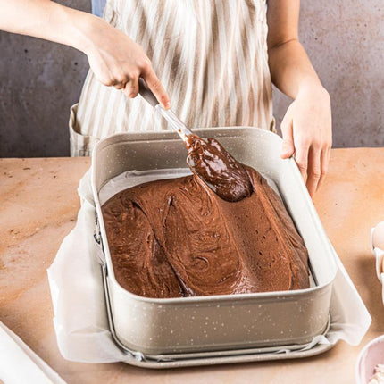 KINGHoff KH1978 Grote Rechthoekige Bakvorm 39x27x7,5 cm - XL Vorm voor Cheesecake, Ovenschotels en Taarten - Antiaanbaklaag - Ovenbestendig tot 220°C - Ovenvorm - Bakvorm - Cakevorm XL -