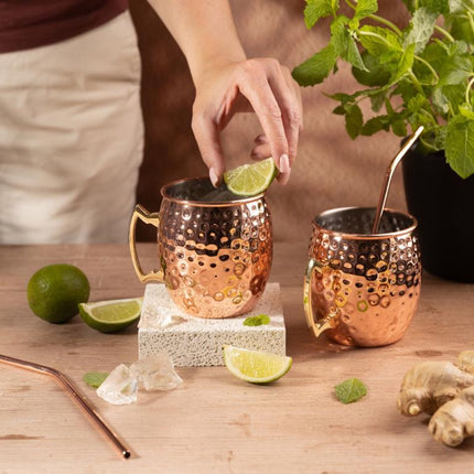 KINGHoff Moscow Mule Bekerset – 2 Koperen Bekers 500 ml + 2 Metalen Rietjes – RVS Binnenzijde – Hammered Design – Ideaal voor Cocktails & Iced Drinks