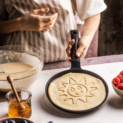 Klausberg KB-7972 Pannekoekenpan - Zonnebloem Motief - Ø18 cm - Zwarte Antiaanbaklaag - Geschikt voor Alle Kookstellen Inclusief Inductie - Zonnetje -
