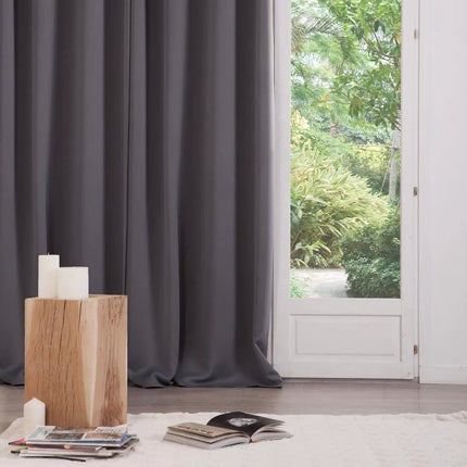 Atmosphera verduisterende gordijnen - set 2x stuks - B135 x L240 cm - donkergrijs - geplooid - met ringen - kant en klaar