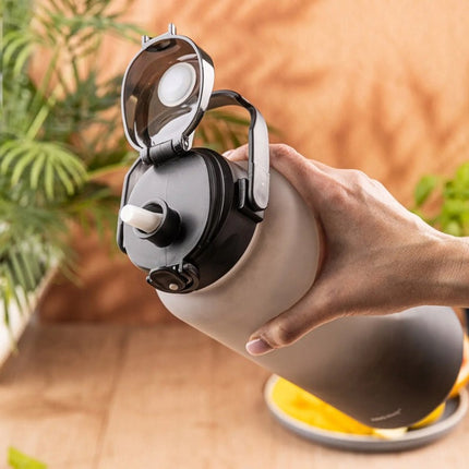 KINGHoff Waterfles 2L met Rietje & Veiligheidslock – BPA-vrij, Lekvrij, One Press Open - drinkfles -bidon