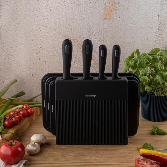 Klausberg KB-7980 8 Delig Keukenset - 4 Messen en 3 Snijplanken met Opbergstandaard - Compleet Snijset Zwart - Messenset - Messenblok - o.a. Koksmes , Vleesmes , 3 snijplanken