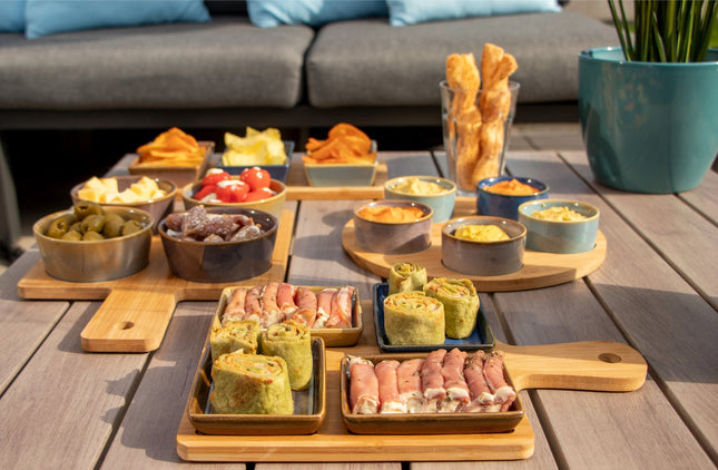 Cosy & Trendy Serveerplank bamboe - 4x luxe schaaltjes - 29 x 20 cm - Tapas - Hapjes - Sauzen