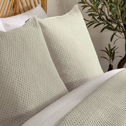 Dolce Sprei 260 x 240 cm Beige - Luxe Beddengoed Set Met 2 Kussenslopen - Zacht Polyester Materiaal - Eenvoudig Te Onderhouden - Royale Afmeting Voor TweePersoonsbed