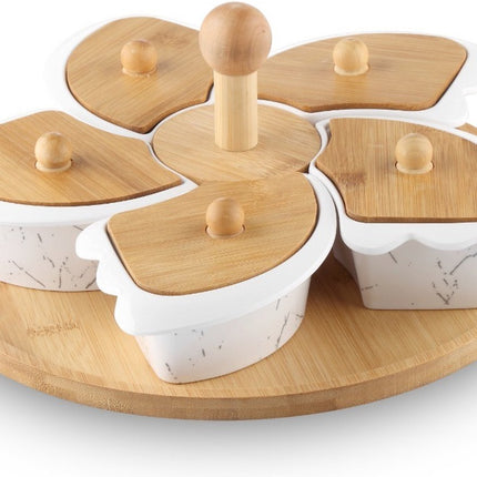 Serveer tapasschaal op houten draaiplateau met melamine schaaltjes - Hapjes - Borrelplank