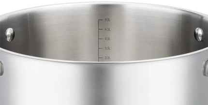 Rvs kookpan 24 cm, 5,8 liter, met glazen afgietdeksel en maataanduiding