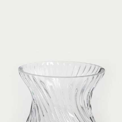 Homla - Vaas - Bloemenvaas - Moderne Decoratieve Vaas - Geribbelde Glazen Vaas - Fluted Design voor Verse Bloemen & Droogbloemen - Ø12 x 20.5 cm - Transparant
