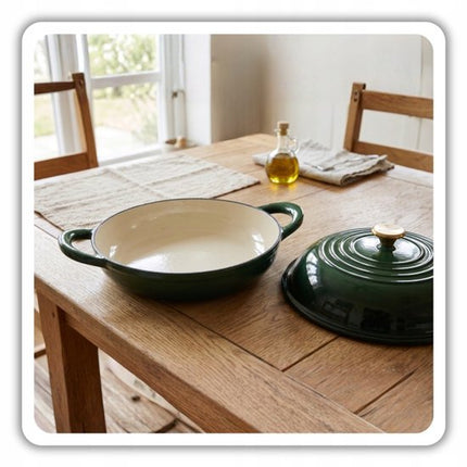 Hage - Gietijzeren Broodpan - Geëmailleerde Bakpan met Deksel - Voor Zelfgebakken Brood & Ovenschotels - Inductie, Gas & Ovenbestendig - Inclusief Pannenhouder & Handbeschermers - 2L - Ø26 x 16.5 cm - Flesgroen