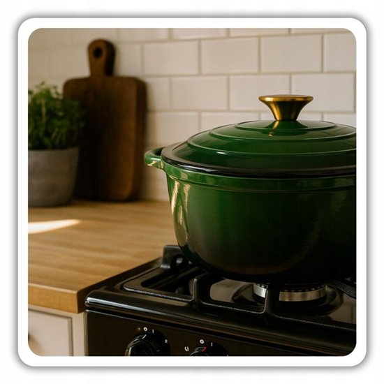 Hage - Braadpan - Geëmailleerde Gietijzeren Braadpan - Casserole - Geschikt voor Inductie, Gas & Oven - Inclusief Pannenonderzetter & Handgreepbeschermers - 3 Liter - Ø22 x 9.5 cm - Donkergroen