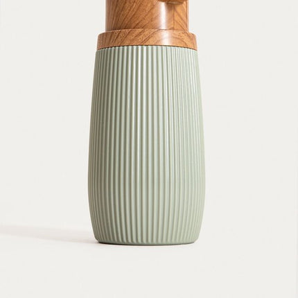 Homla - Diall Zeepdispenser Modern - Handzeep Pompje Badkamer & Keuken Compact Design - Vloeibare Zeep Dispenser - Stijlvolle Soap Dispenser Sink Accessoire - Plastic - 0.35L - 6.5 x 6.5 x 15.5 cm - Groen