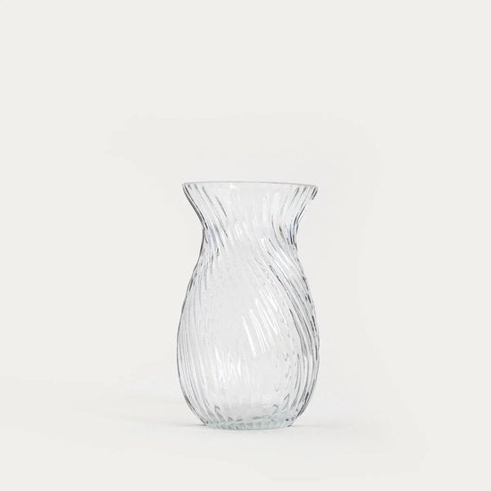 Homla - Vaas - Bloemenvaas - Moderne Decoratieve Vaas - Geribbelde Glazen Vaas - Fluted Design voor Verse Bloemen & Droogbloemen - Ø12 x 20.5 cm - Transparant